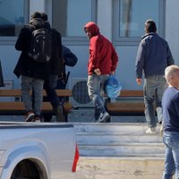 Grieķijā aizturēts grupējums, kas palīdzējis migrantiem nokļūt citās ES valstīs