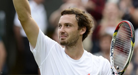 Gulbis turpina tuvoties ATP ranga pirmajam simtniekam