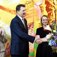 Prezidents atklāj līdz šim apjomīgāko Vācijas laikmetīgās mākslas izstādi