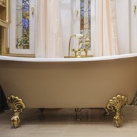 Padomi, kā pašu spēkiem 'uzfrišināt' veco čuguna vannu