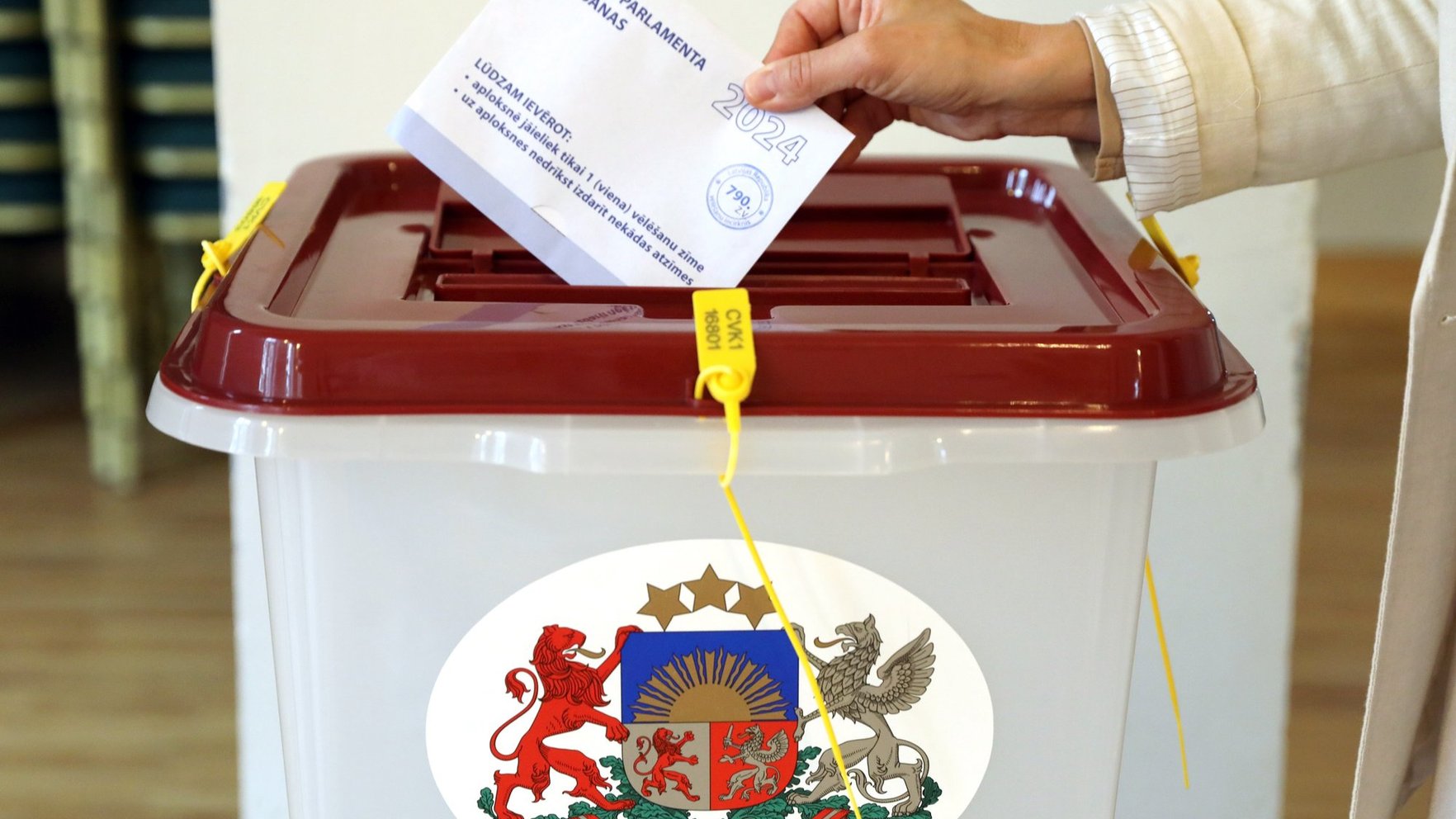 Pirms EP vēlēšanām līderos – NA, 8 partijas sadalītu 9 mandātus