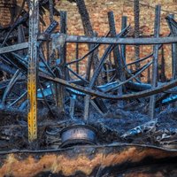 Пожар на Андрейсале: специалисты проверят вред для качества воздуха в Риге