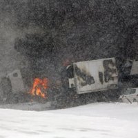 Foto: Mičiganas štatā sniegputeņa laikā avarē 193 automašīnas
