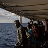 Spānija uzņems kuģi ar 311 imigrantiem