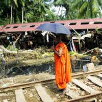 Video: Pasaule piemin Indijas okeāna cunami desmitgadi