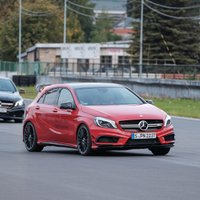 Foto: Jaunākie 'Mercedes-Benz' un 'AMG' modeļi Biķernieku trasē