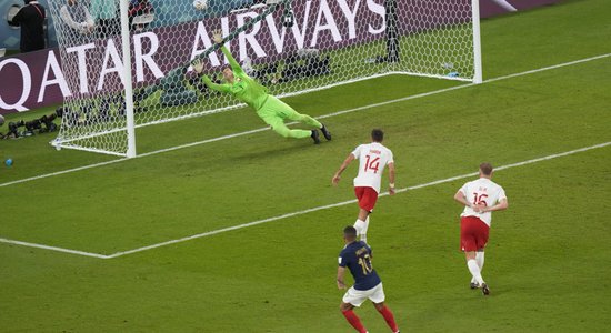 ЧМ-2022: Дубль Мбаппе помог Франции обыграть Польшу и выйти в четвертьфинал