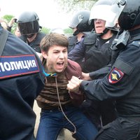 За неделю задержаны более 100 участников акций в поддержку Навального