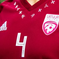 Prezentēta Latvijas futbola izlases jaunā identitāte