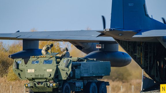 MC-130J Commando II ar HIMARS Spilves lidostā - 27