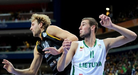 Lietuvas basketbolisti iekļūst Eiropas čempionāta ceturtdaļfinālā