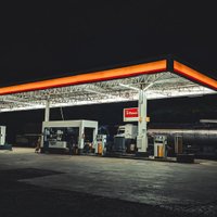 Rīgā samazinās dīzeļdegvielas cena, bet benzīna cena turpina kāpt