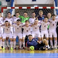 Latvijas telpu futbolisti PK kvalifikācijas spēlē zaudē Spānijai