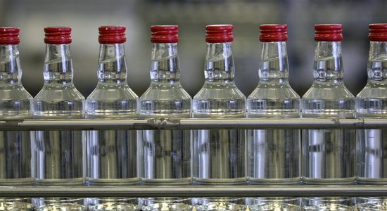 Alkoholisko dzērienu pudeļu etiķetēs norādīs enerģētisko uzturvērtību un sastāvdaļas