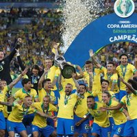 Covid-19 krīzes nomocītā Brazīlija plāno organizēt 'Copa America'