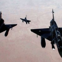 NATO iznīcinātāji pavadījuši virs Baltijas jūras lidojošas Krievijas militārās lidmašīnas