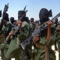 Somālijas islāmisti nosūta papildspēkus uz pilsētu, kur sestdien iebruka ASV specvienība