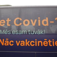 Faktu pārbaude: Vakcinētajiem nav 4 reizes lielāka iespēja saslimt un nomirt no Covid-19