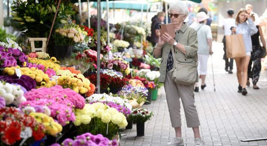 Jaunākā prognoze – brīvdienās daudzviet līs, saglabāsies silts laiks