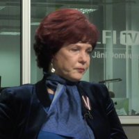 Solvita Āboltiņa izplūst asarās 'Delfi TV' intervijā