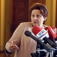 Budžeta priekšlikumi pret amata garantijām - Belēvičs izaicina Straujumu