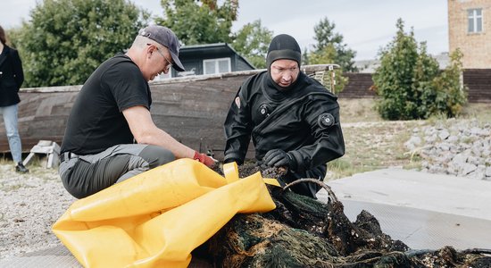 Foto: Engurē no Baltijas jūras izcelti spoku tīkli