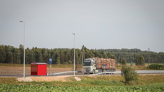 pārbūvēts reģionālā ceļa posms no Iesalkājas līdz Umurgai