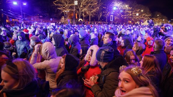 Во время празднования Нового года в Вецриге ограничат движение транспорта 