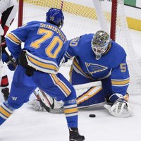 'Senators' NHL mačā zaudē 'Blues' hokejistiem