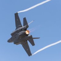ASV uz Eiropu nosūtījusi jaunākos F-35 iznīcinātājus