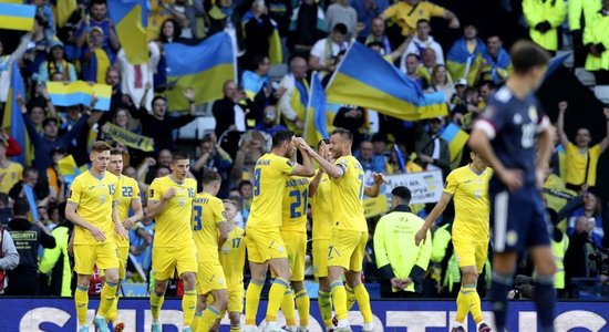 ВИДЕО. Сборная Украины третий ЕВРО подряд начала с поражения и обновила антирекорд 