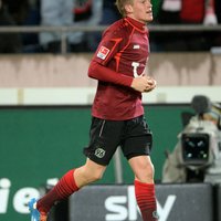 HSV futbolisti bez Rudņeva palīdzības cīnās neizšķirti ar 'Hoffenheim'