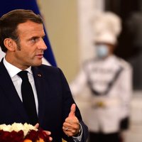 Mediji: Francija Šveices iznīcinātāju iepirkuma dēļ atcēlusi abu valstu prezidentu tikšanos