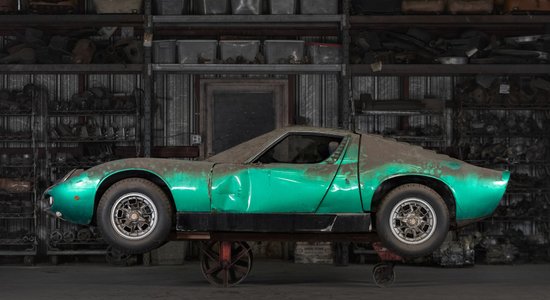 No putekļainas garāžas ASV iznāk trīs neiedomājami retie "Lamborghini Miura" automobiļi