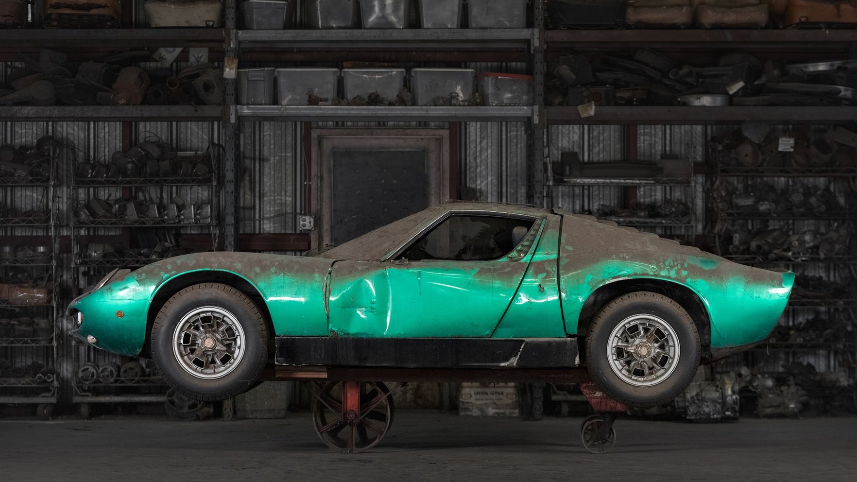 No putekļainas garāžas ASV iznāk trīs neiedomājami retie "Lamborghini Miura" automobiļi