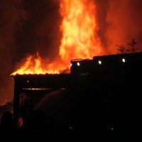 ФОТО: В ночь на четверг в Добеле произошло два крупных пожара
