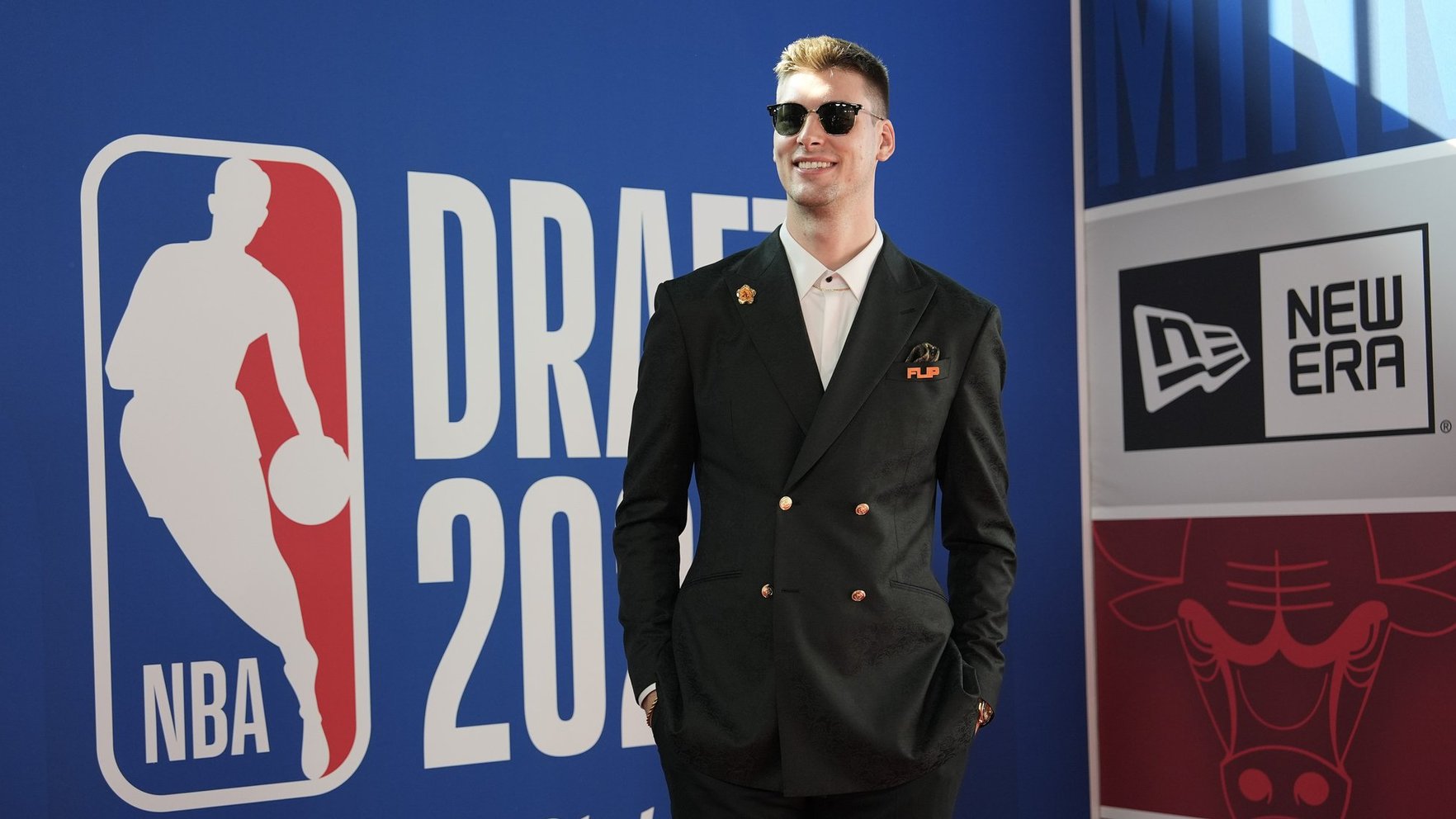 No auklītes par līgavu... Jaunā NBA spēlētāja karjeras pirmos soļus aizēno privātās dzīves drāma