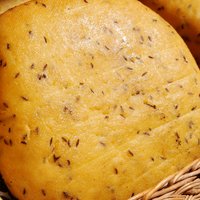 В Латвии второй год подряд падает производство Янова сыра с тмином
