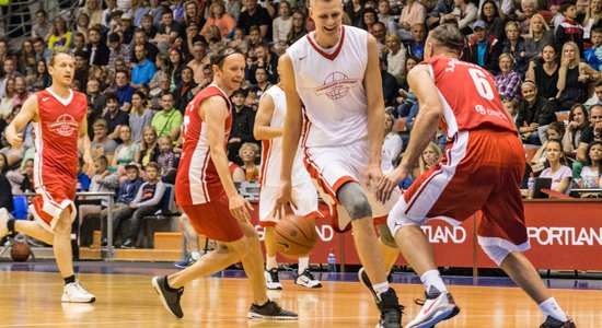 Porziņģis un Verpakovskis ar citu slavenību līdzdalību atkal aizvadīs labdarības spēli basketbolā