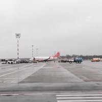 В аэропорту "Рига" самолет сошел со взлетно-посадочной полосы