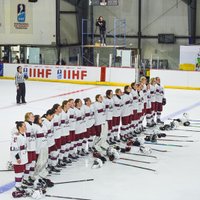 Latvijas hokejistes PČ otrajā divīzijā noslēdz ar uzvaru un nodrošina vietu pirmās divīzijas B grupā