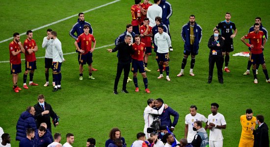 Francijas futbolisti atspēlējas un gūst uzvaru UEFA Nāciju līgā