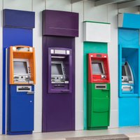 В Латвии за год прекратили работу 60 банкоматов