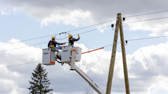 "Sadales tīkls" ieviesis inovāciju – darbus vidsprieguma tīklā bez elektrības atslēgšanas klientiem - 10