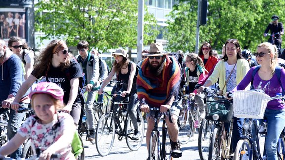 Rīgā notiek tradicionālais velobrauciens 'Kritiskā masa' - 31