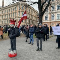 ФОТО, ВИДЕО. В Риге проходит акция протеста против "антиковидных" мер
