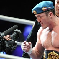 Лебедев защитил чемпионский титул по версии WBA нокаутом в 4-м раунде