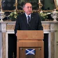 Pēc sakāves neatkarības referendumā atkāpjas Skotijas pirmais ministrs