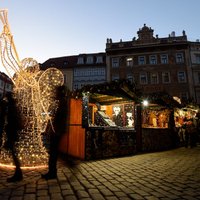 Ārkārtējās situācijas dēļ Čehijā aizliedz rīkot Ziemassvētku tirdziņus