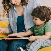 Pētījums: labāka lasītprasme ir skolēniem, kas to apguvuši trīs, četru gadu vecumā